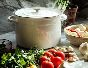 PCOS-friendly crockpot meals that save time and support hormone balance